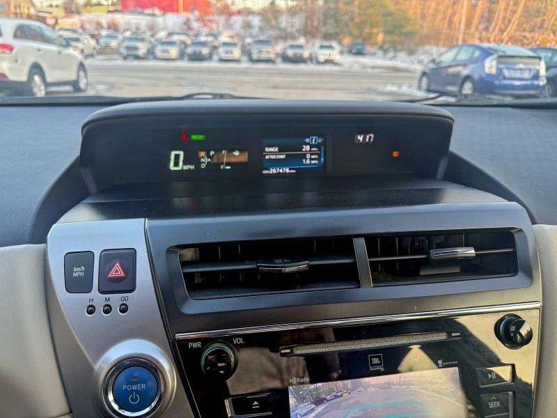 2015 TOYOTA PRIUS V #3317886913