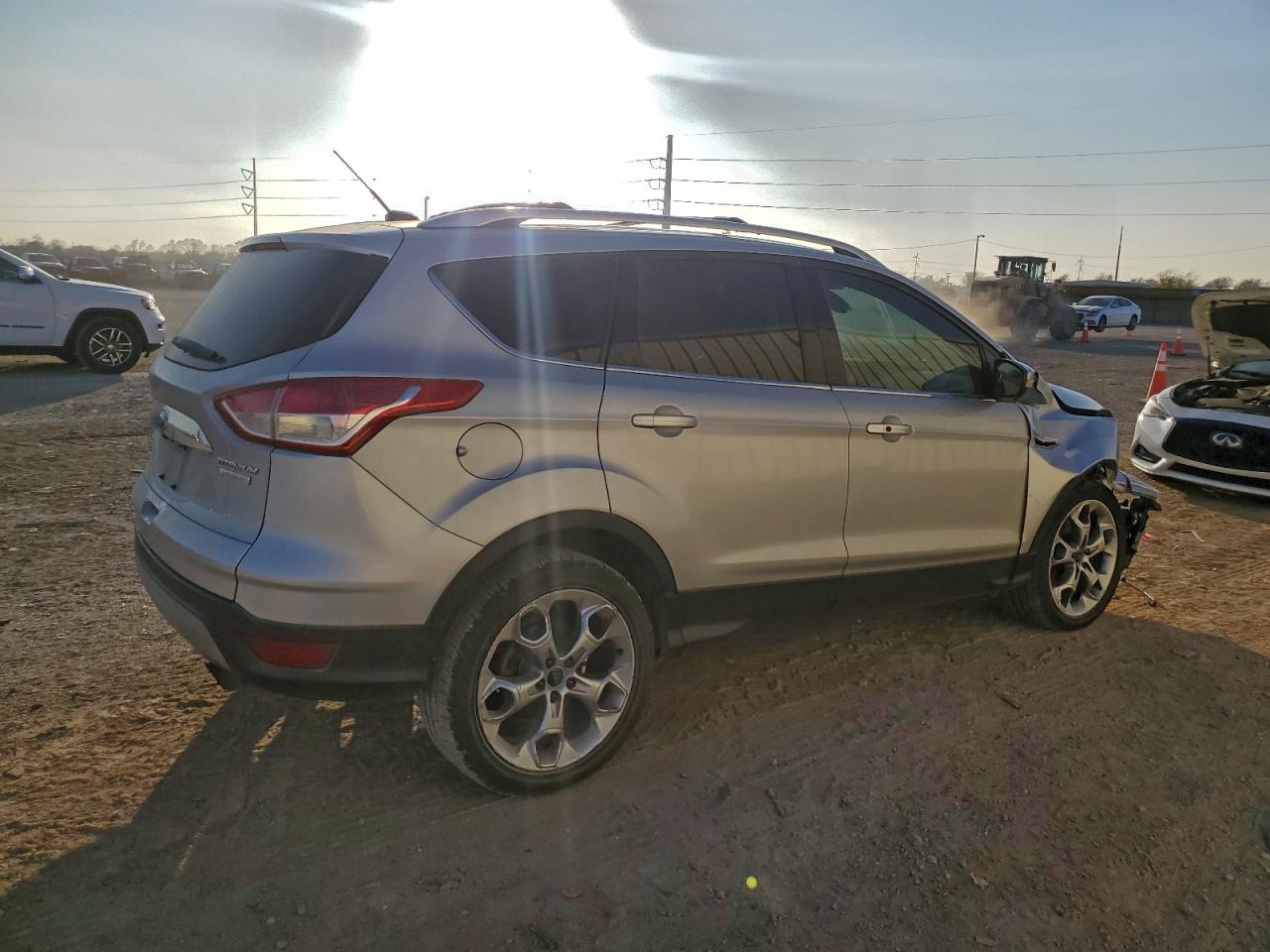 FORD ESCAPE TITANIUM