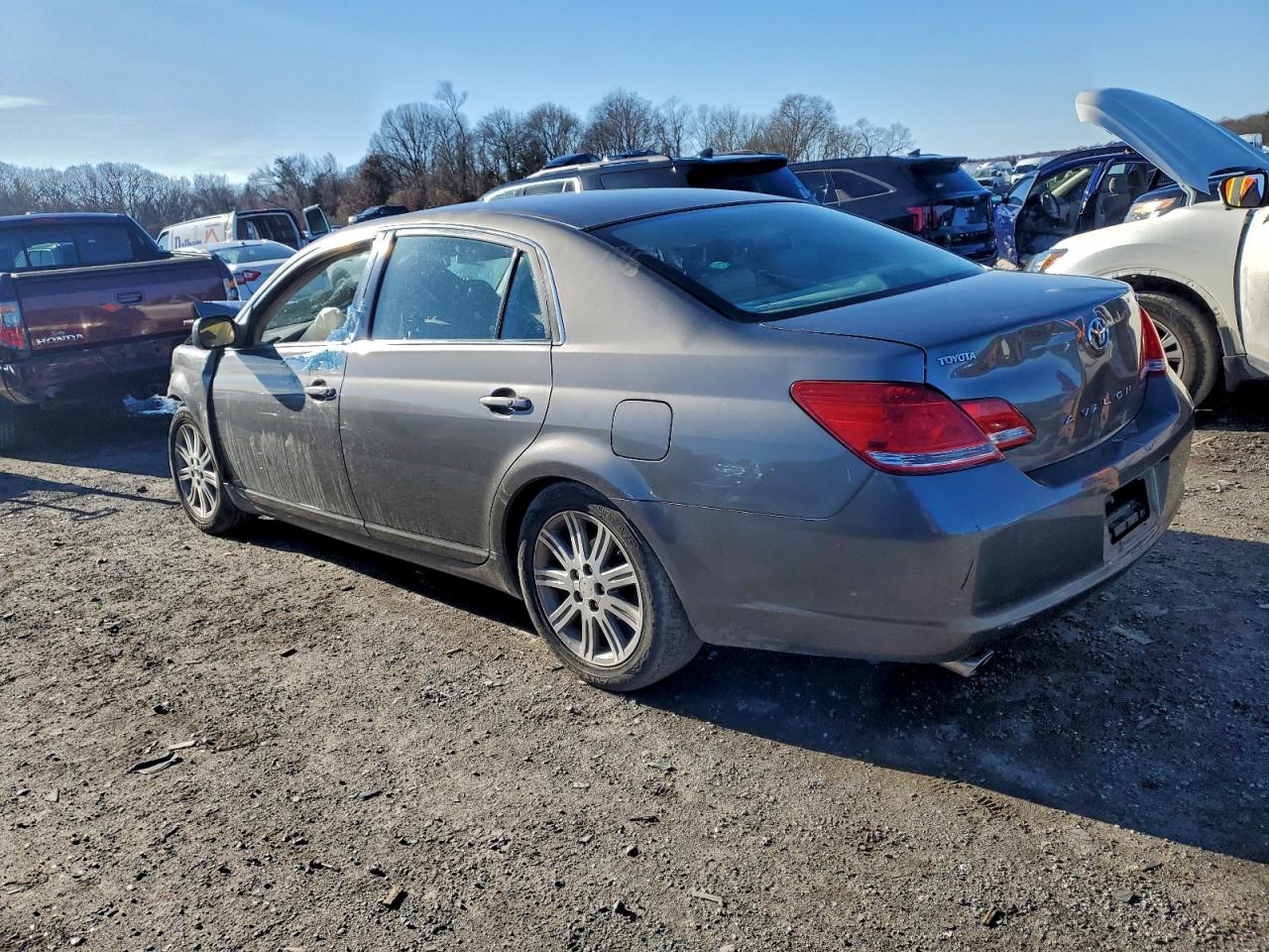 Lot #3317830246 2005 TOYOTA AVALON XL