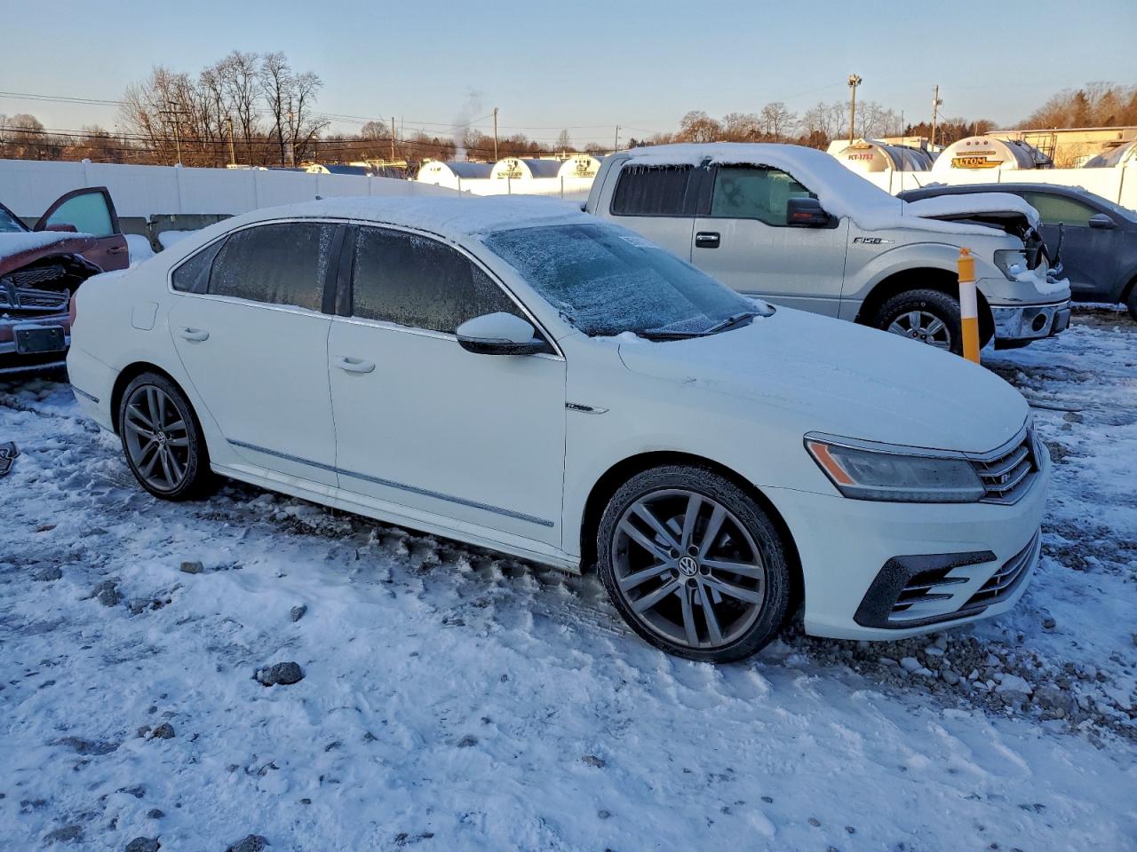 VOLKSWAGEN PASSAT R-LINE