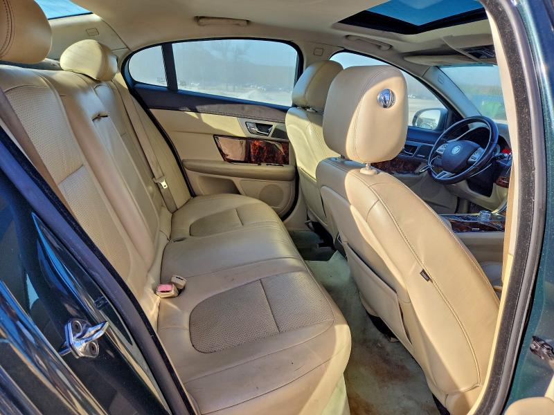 2010 JAGUAR XF PREMIUM #3305365316