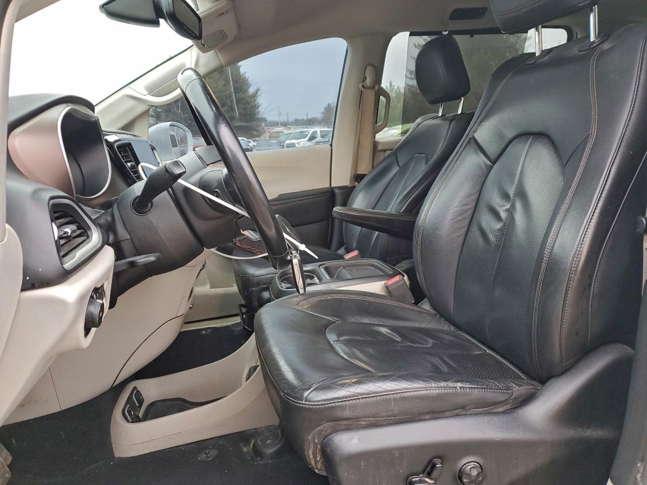 Lot #3310379962 2019 CHRYSLER PACIFICA T