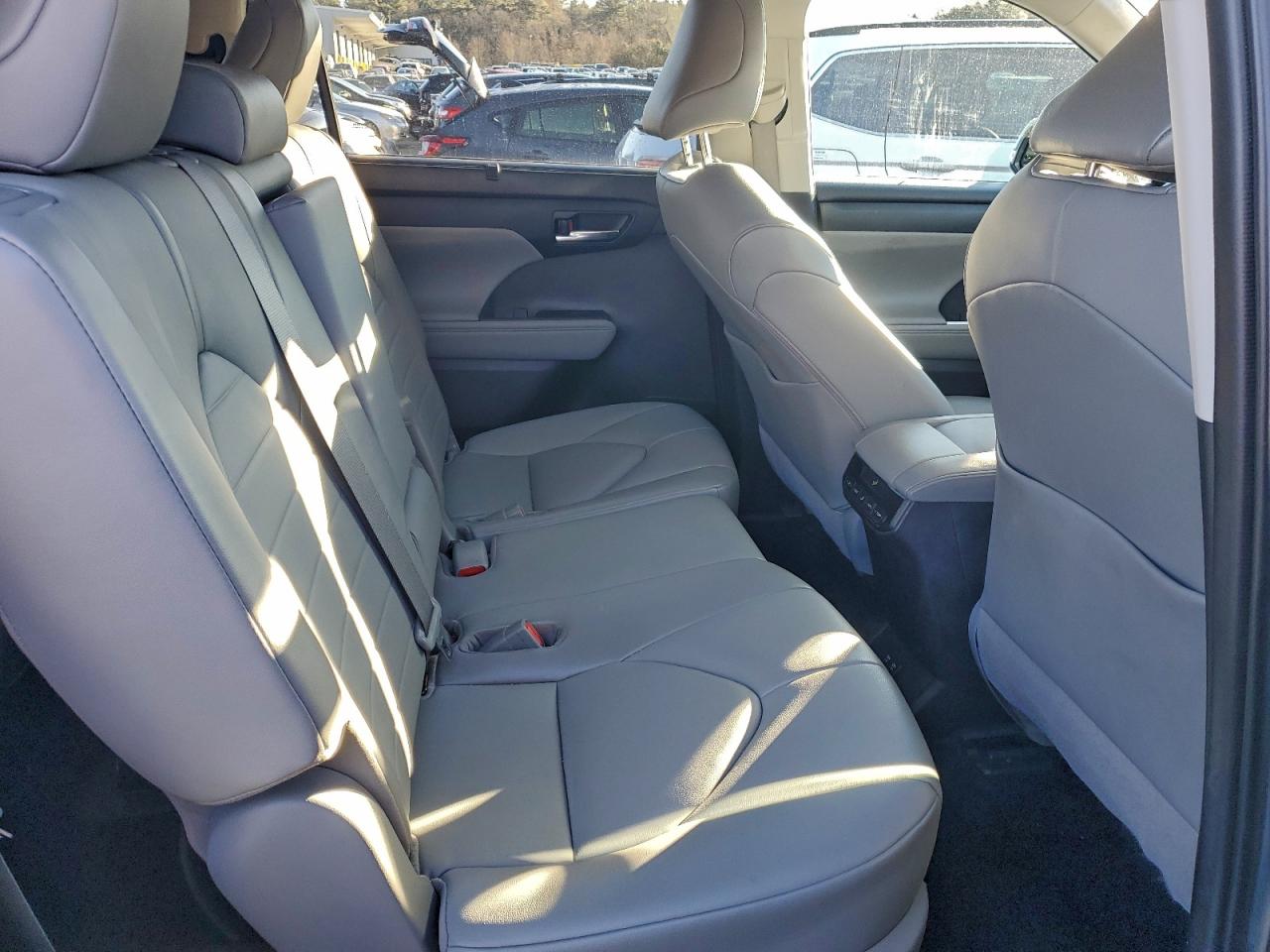 TOYOTA HIGHLANDER XLE