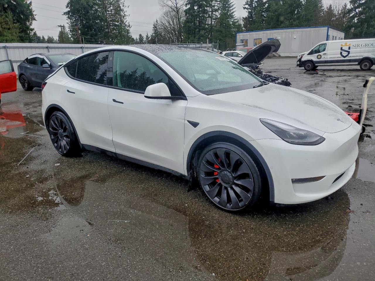 TESLA MODEL Y