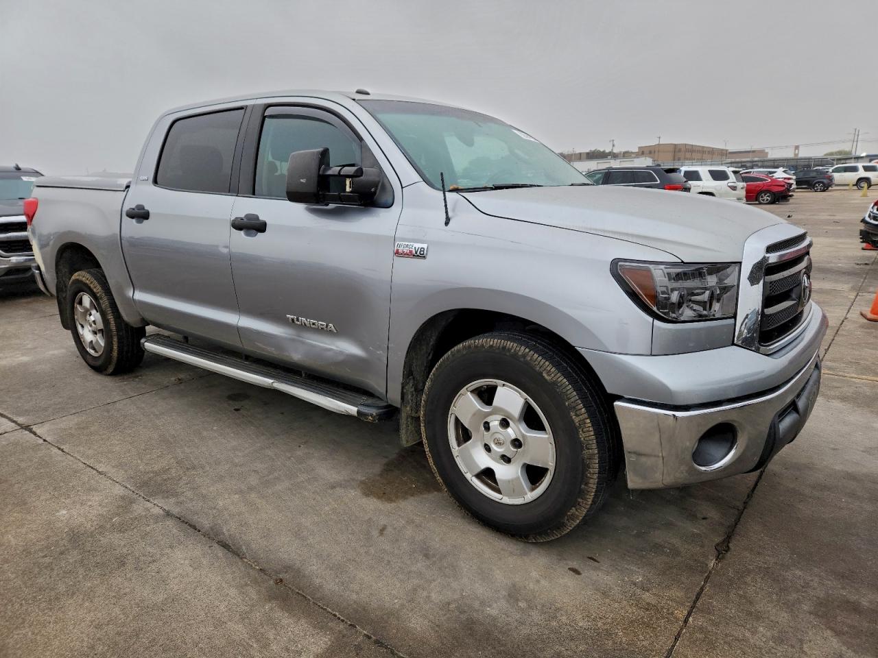 TOYOTA TUNDRA CREWMAX SR5