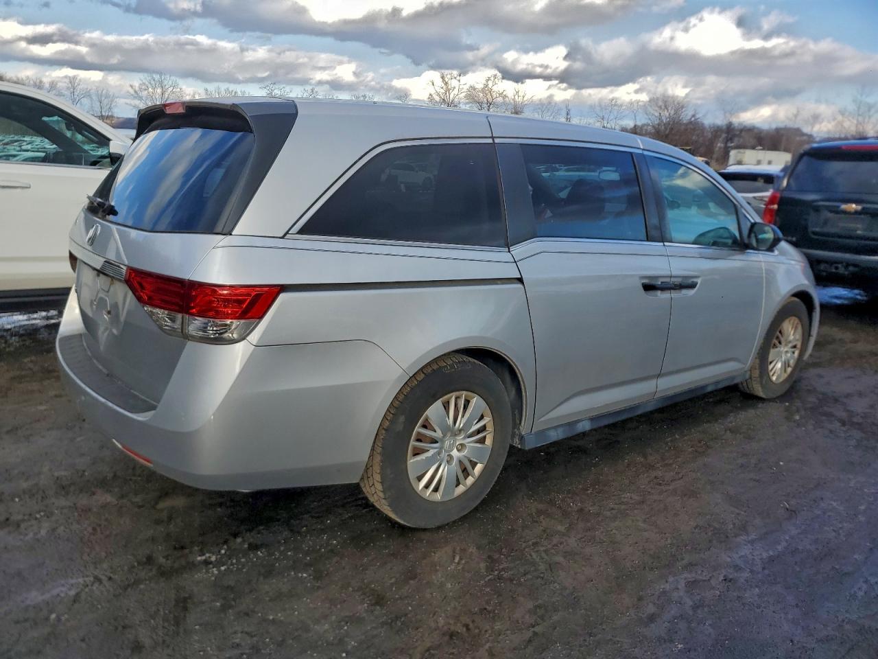 Lot #3312424696 2015 HONDA ODYSSEY LX