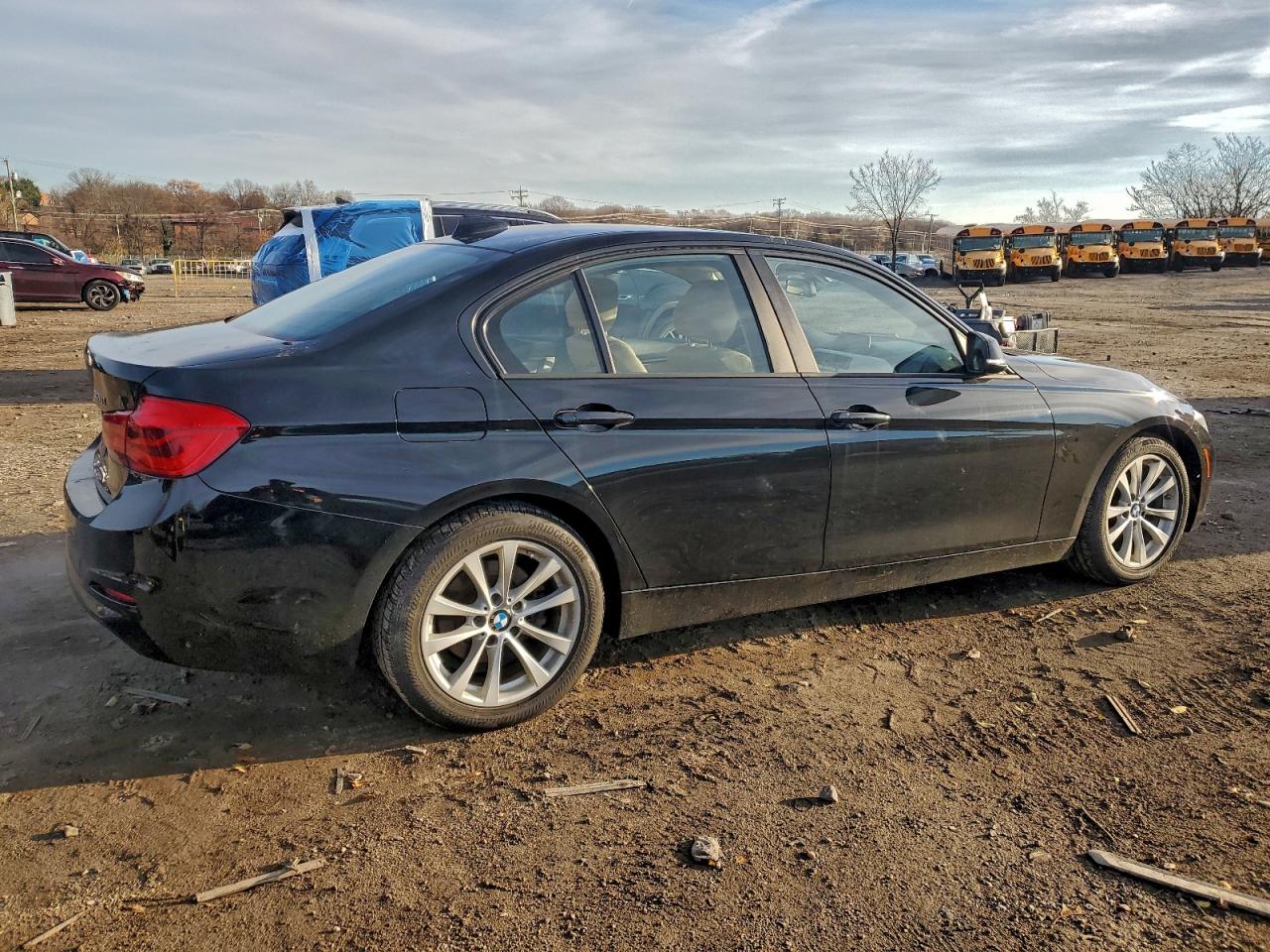 Lot #3302758358 2017 BMW 320 XI