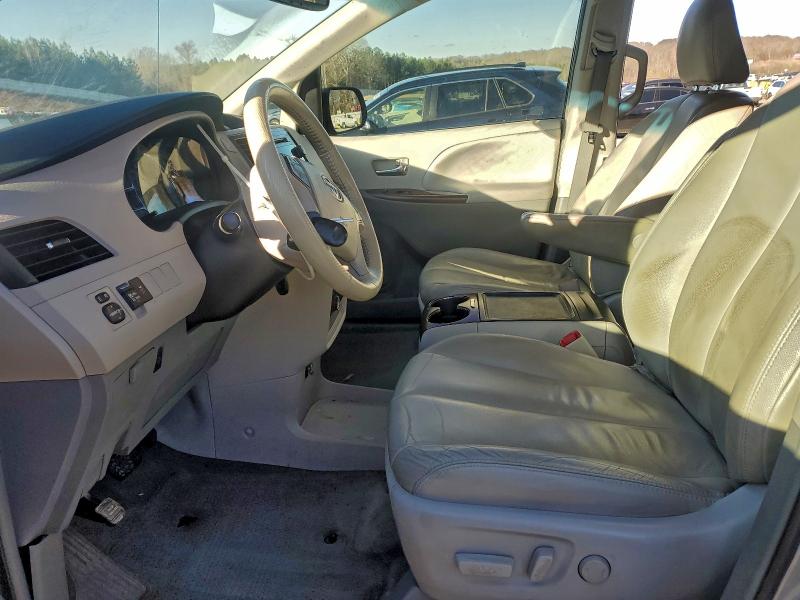 2014 TOYOTA SIENNA XLE #3311583840