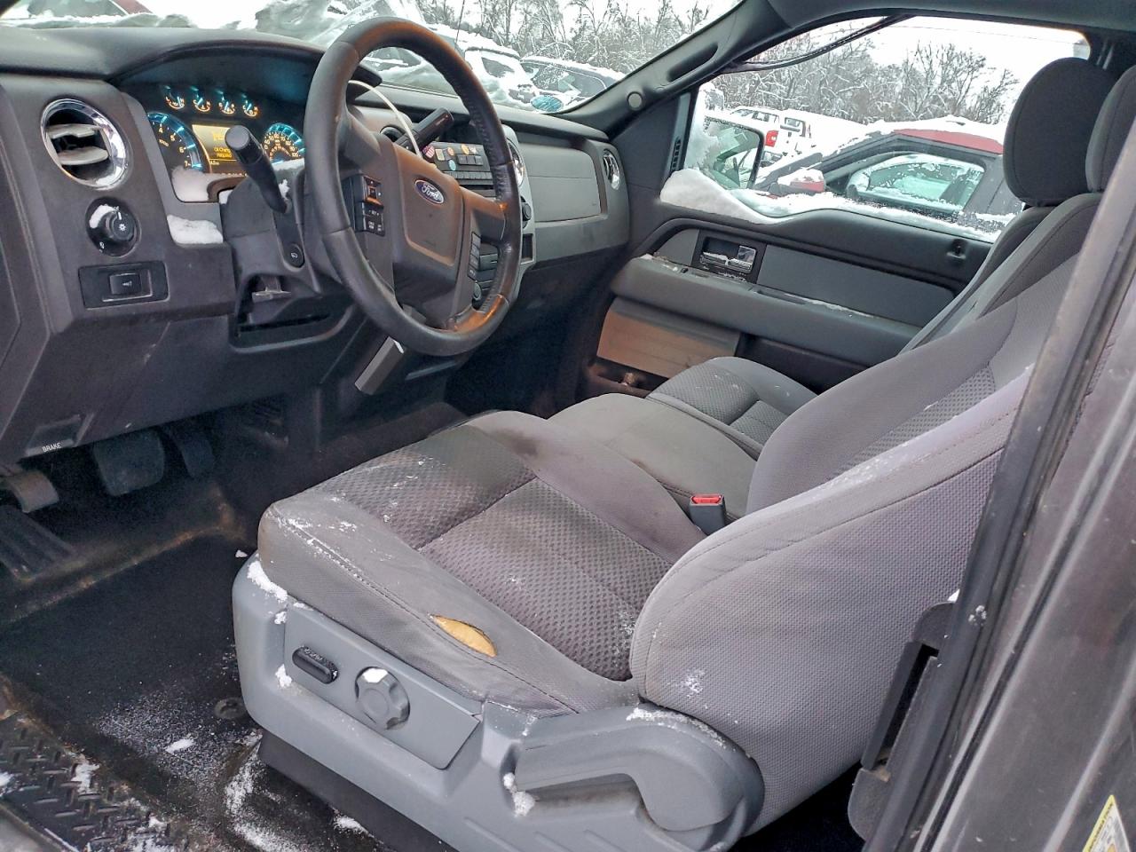 FORD F-150 SUPER CAB