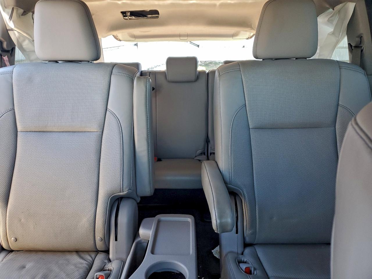 TOYOTA HIGHLANDER LIMITED