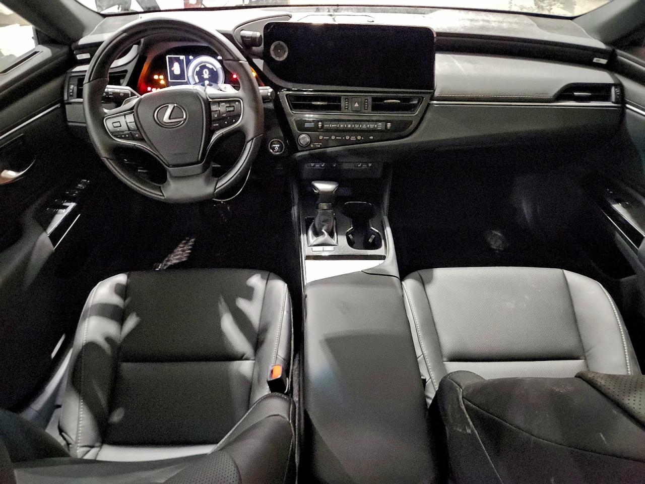 LEXUS ES 300H F SPORT HANDLING