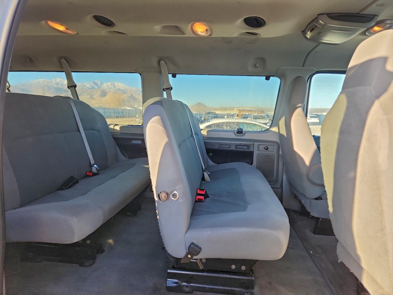 FORD ECONOLINE E350 SUPER DUTY WAGON