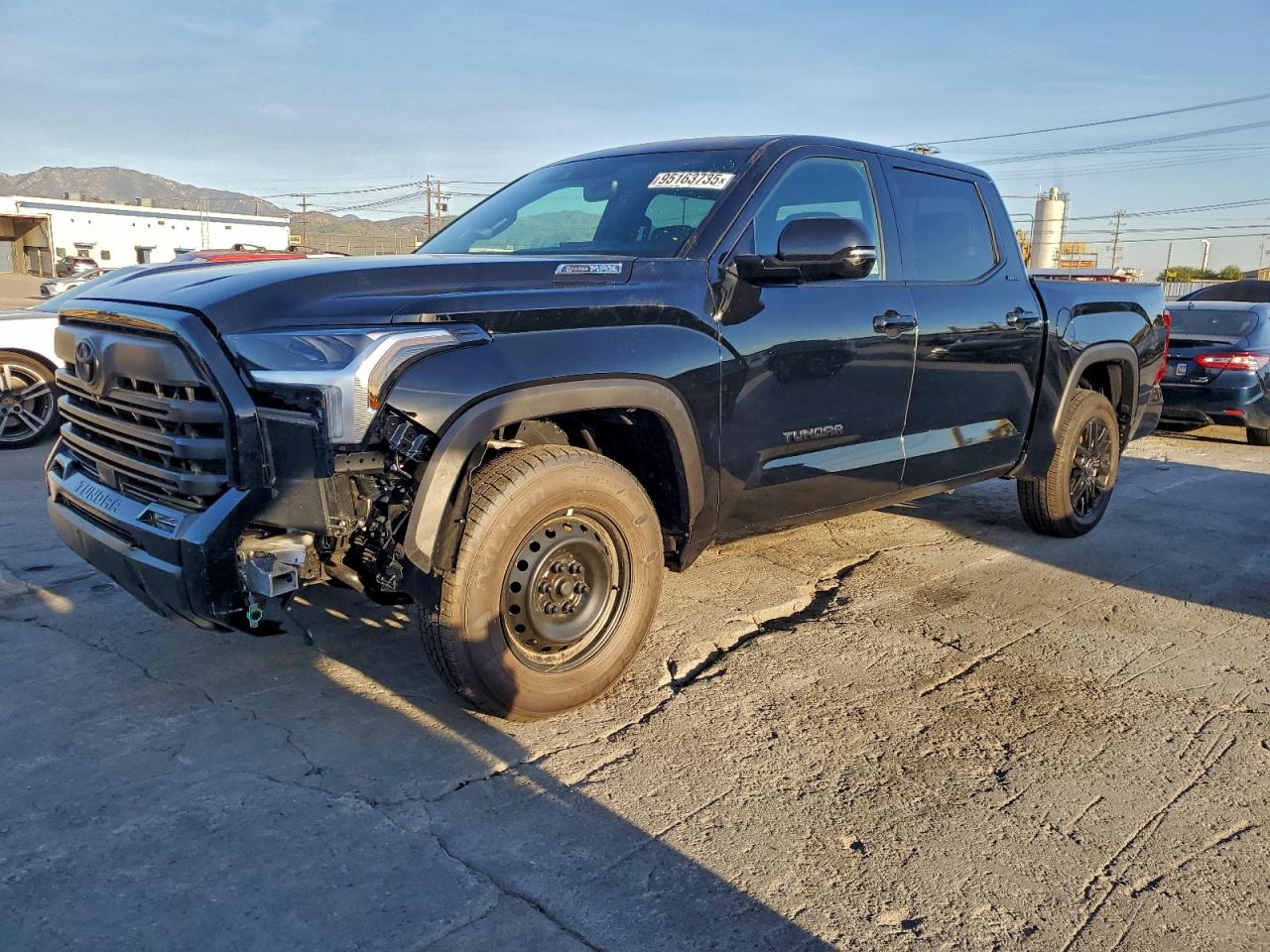 TOYOTA TUNDRA CREWMAX LIMITED