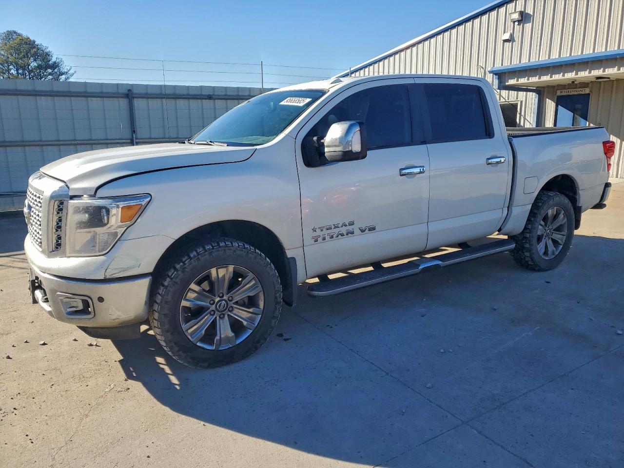 NISSAN TITAN SV