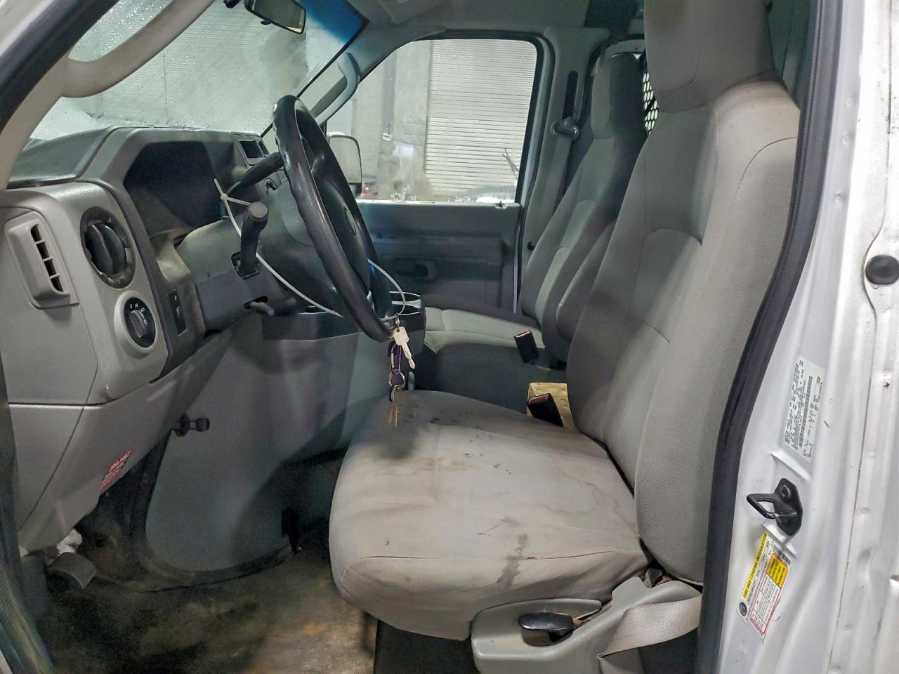 FORD ECONOLINE E250 VAN