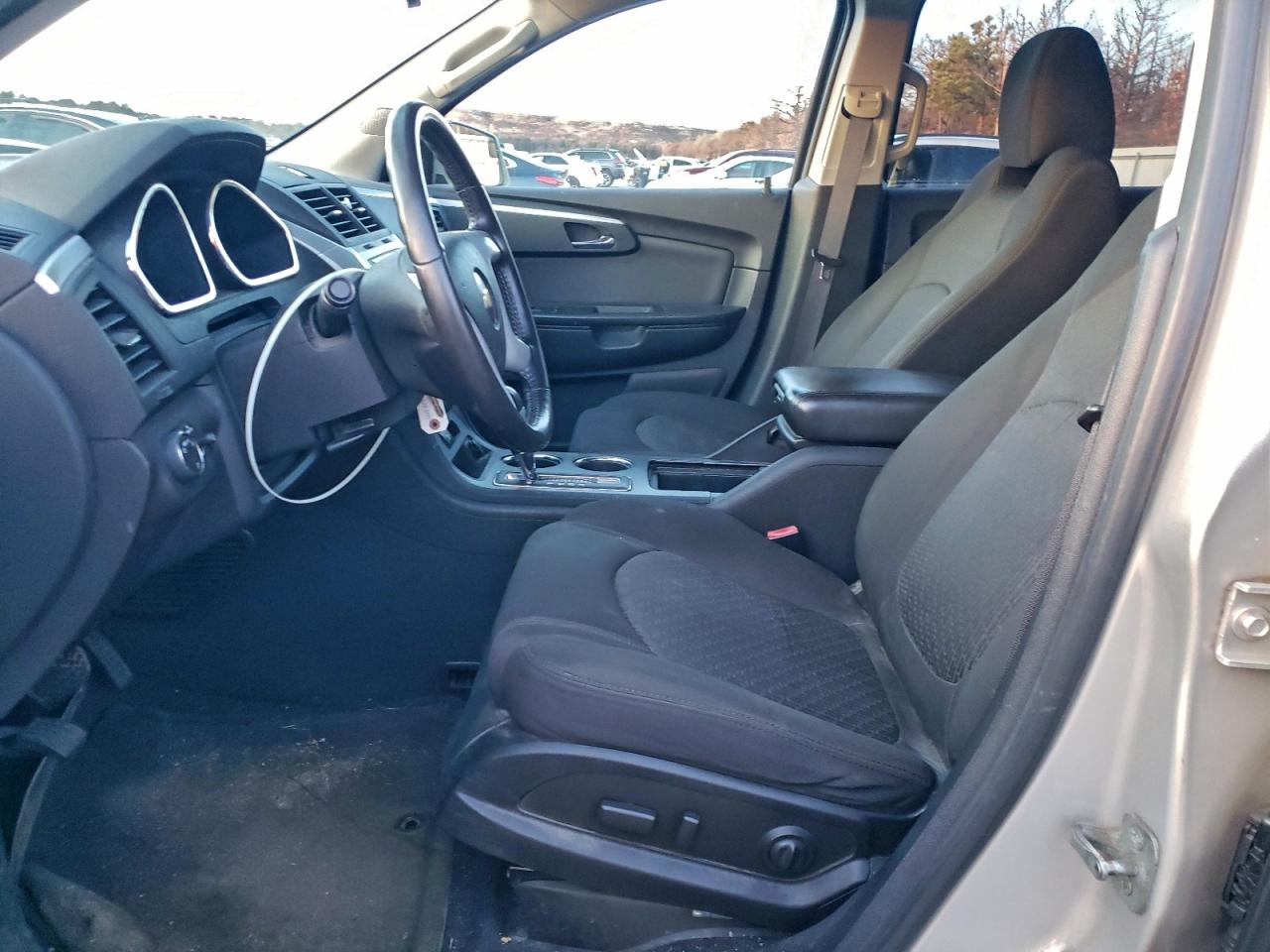 CHEVROLET TRAVERSE LT