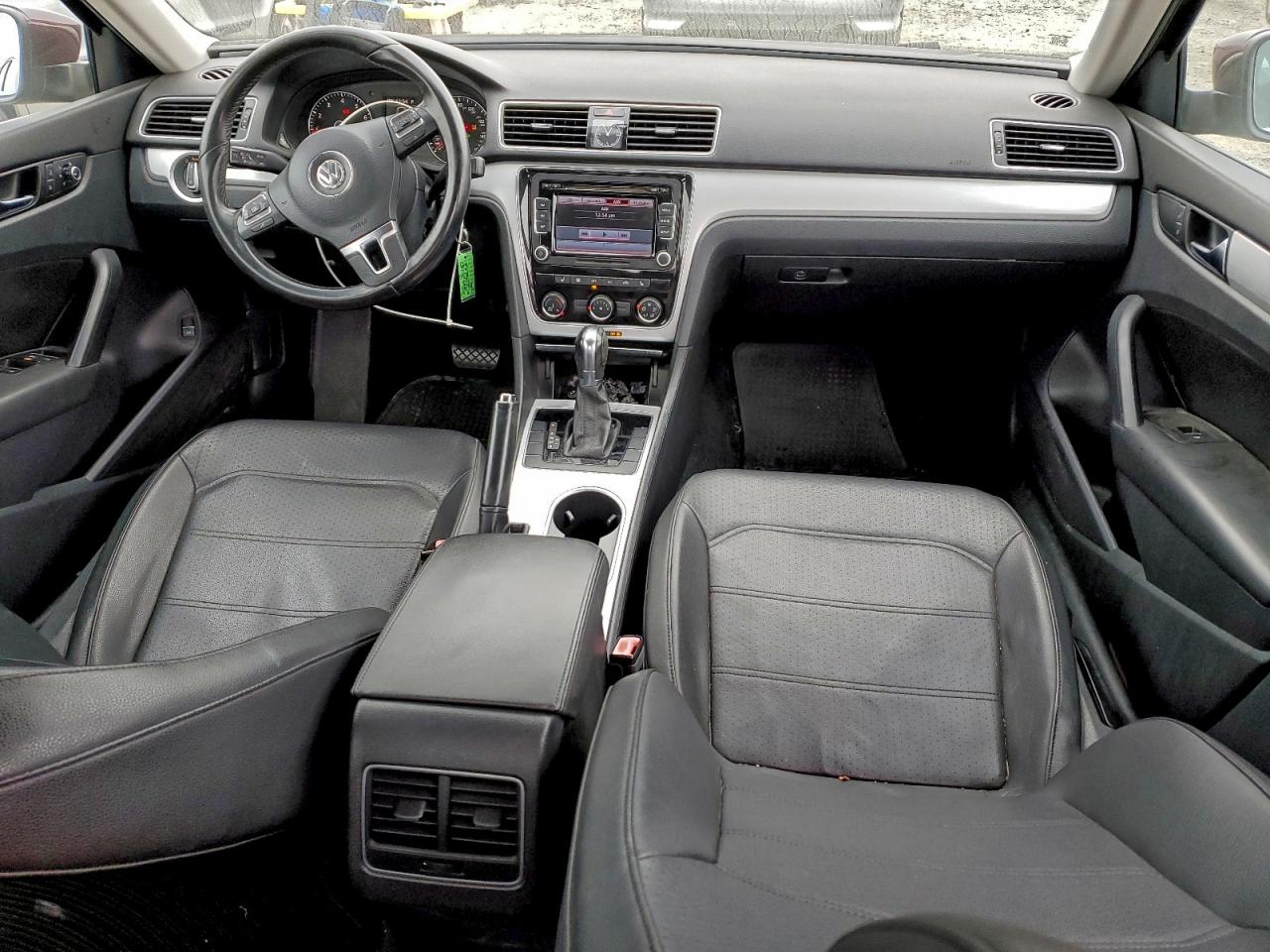 VOLKSWAGEN PASSAT SE