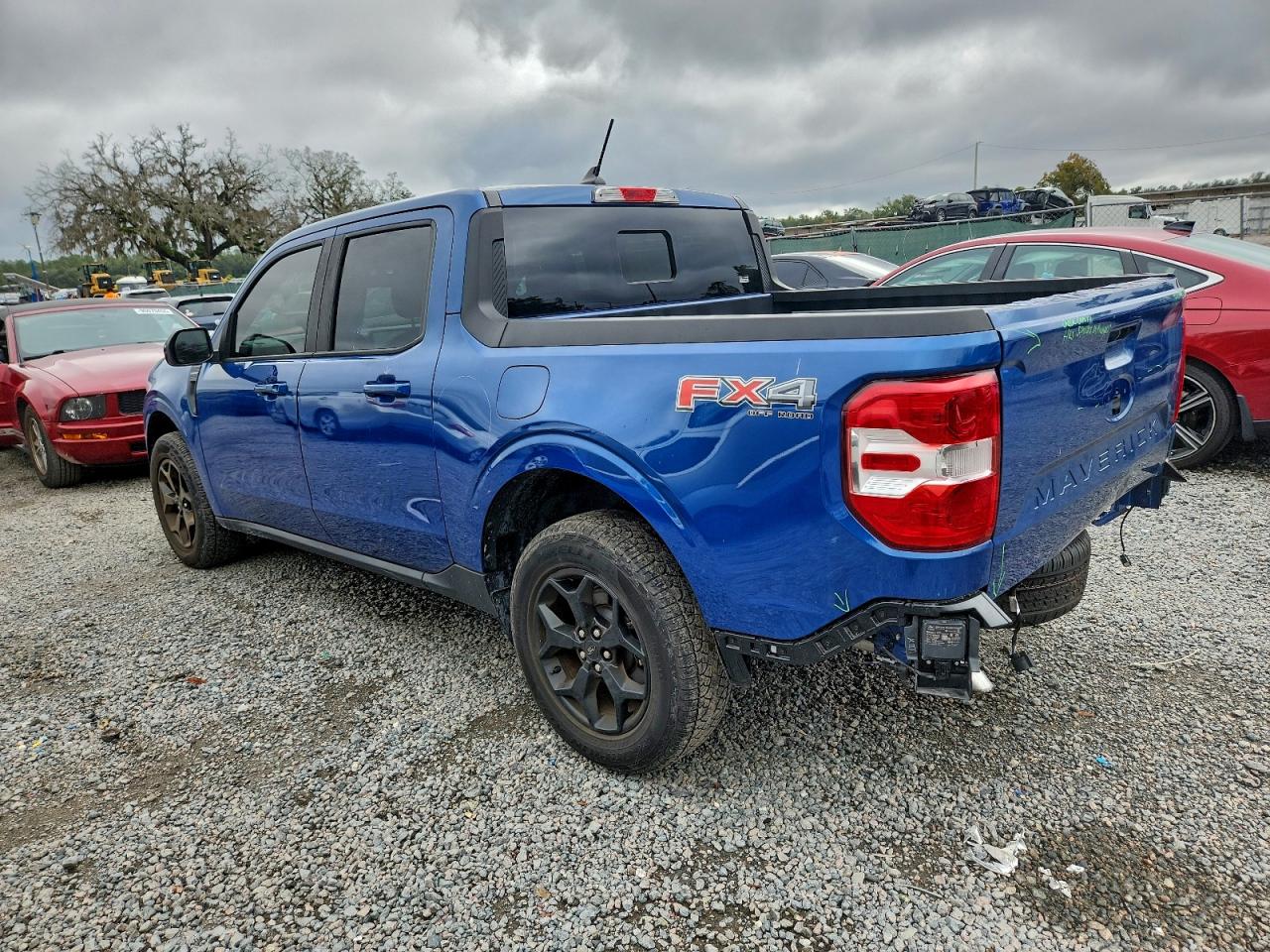 FORD MAVERICK LARIAT