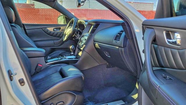 2017 INFINITI QX70 #3305319346