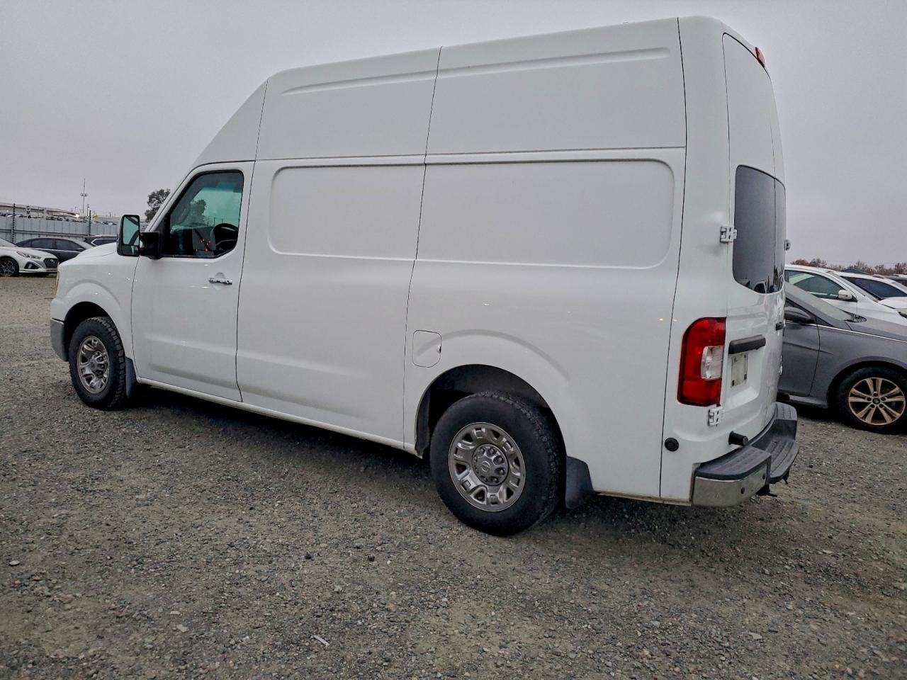 NISSAN NV 2500