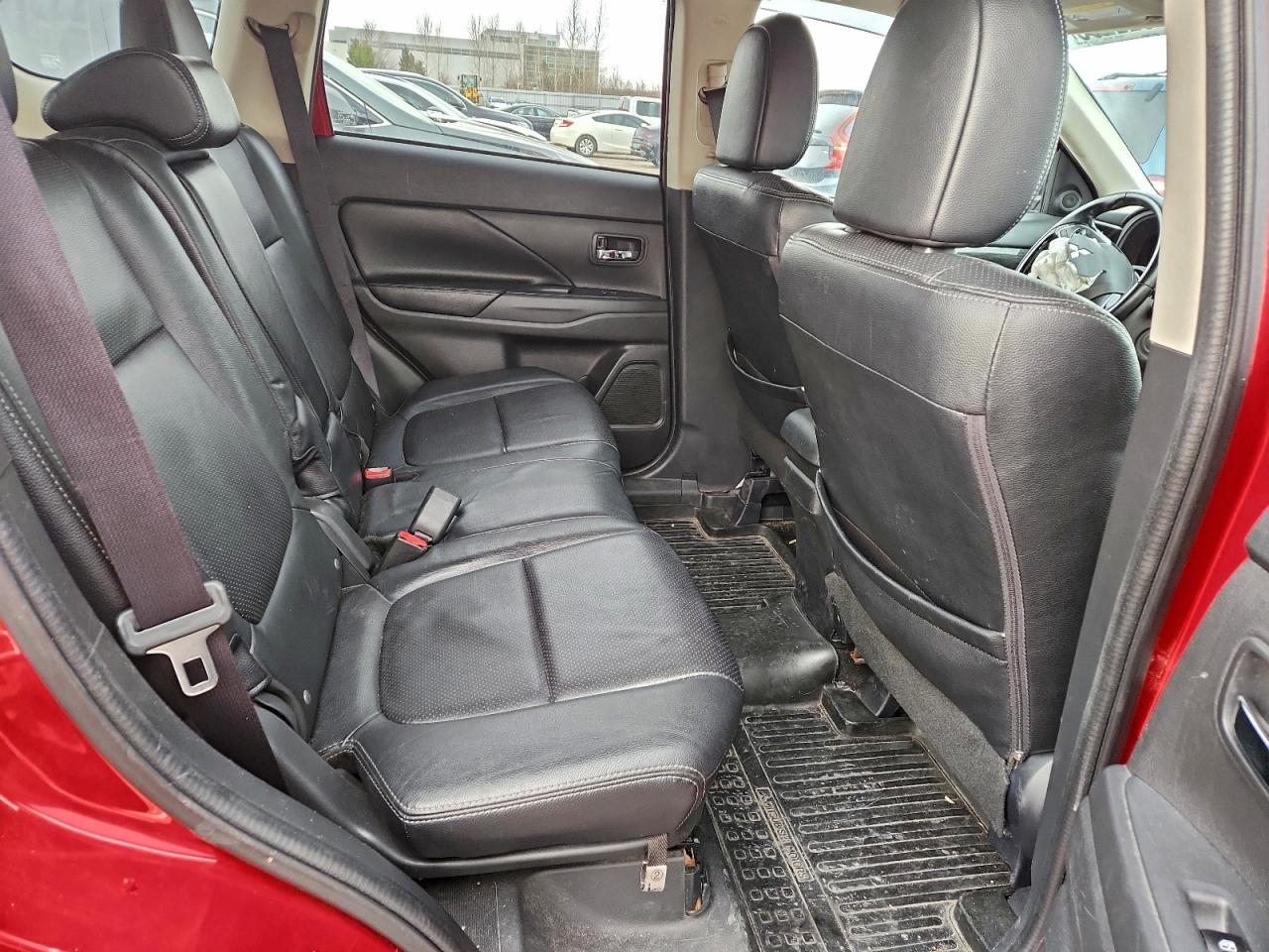 MITSUBISHI OUTLANDER ES