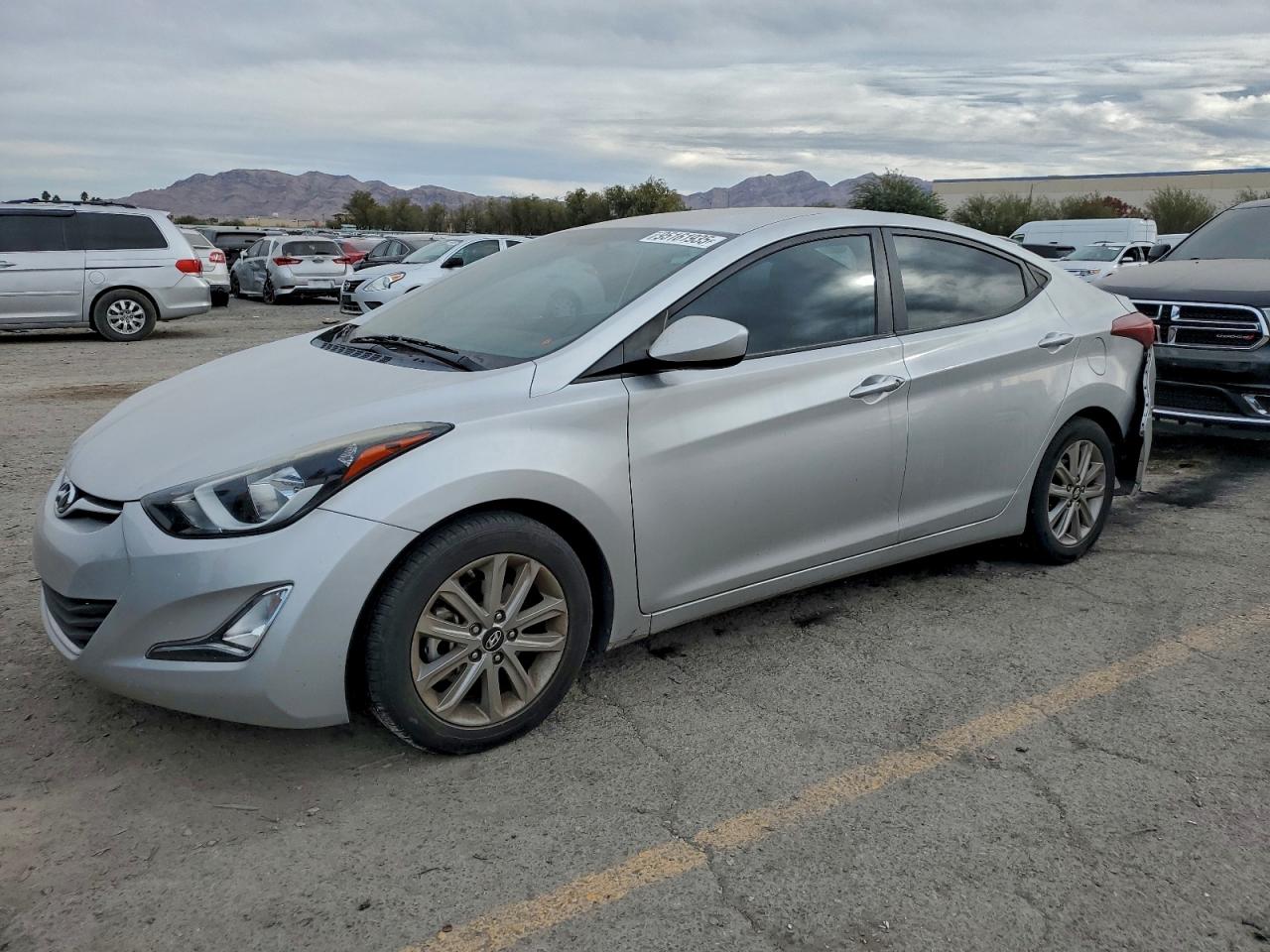 HYUNDAI ELANTRA SE