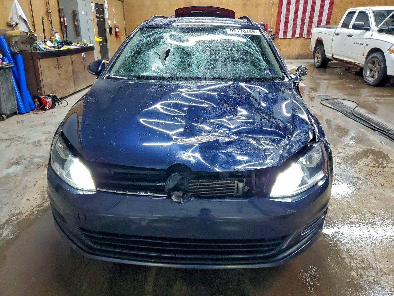 VOLKSWAGEN GOLF SPORTSVAN S