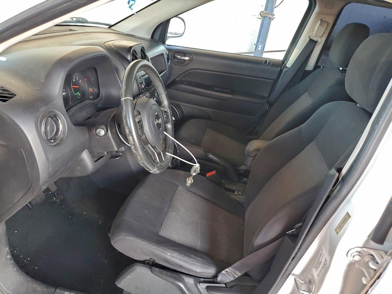 Lot #3316016784 2011 JEEP COMPASS SP