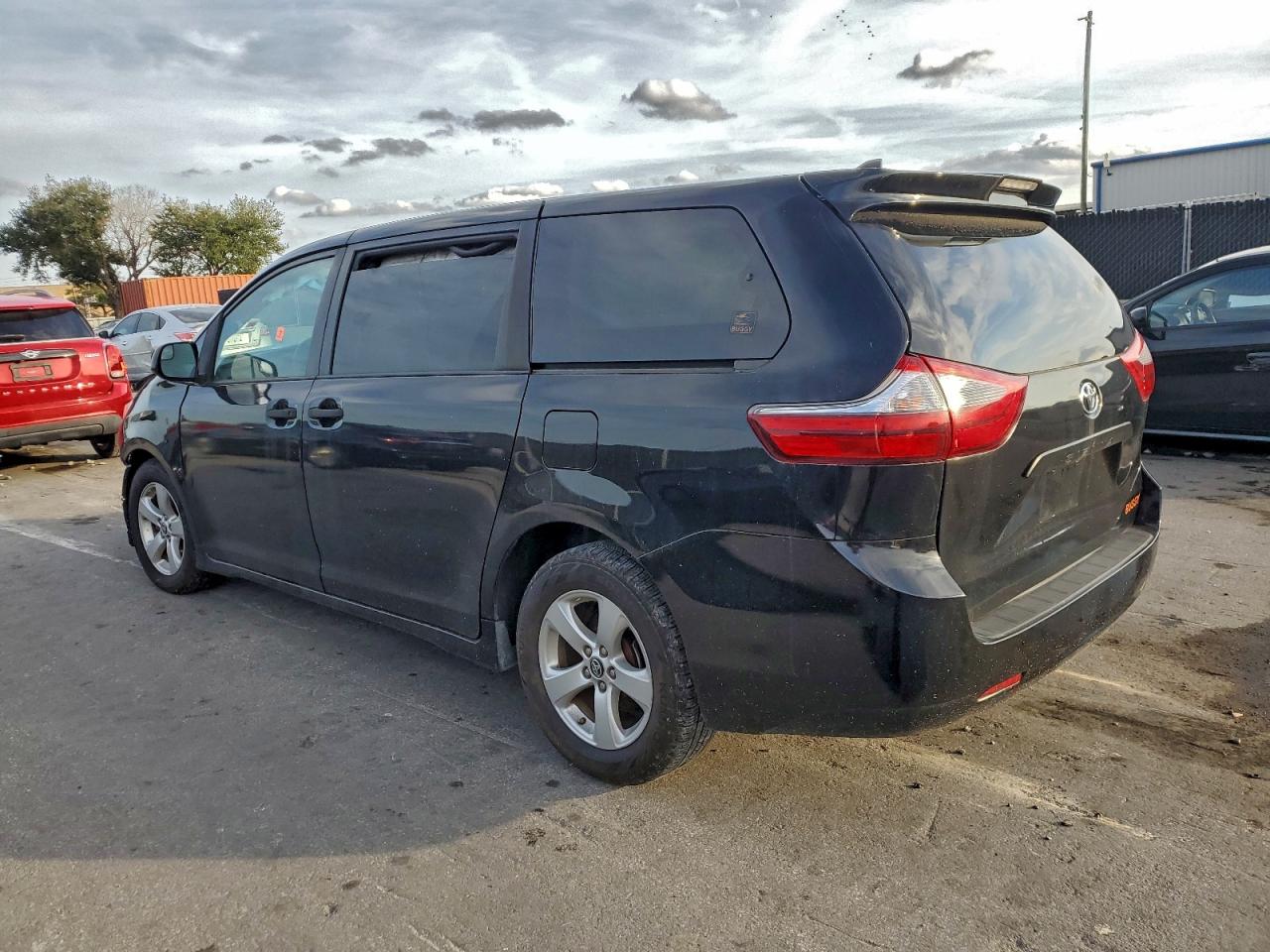 Lot #3309369981 2020 TOYOTA SIENNA L