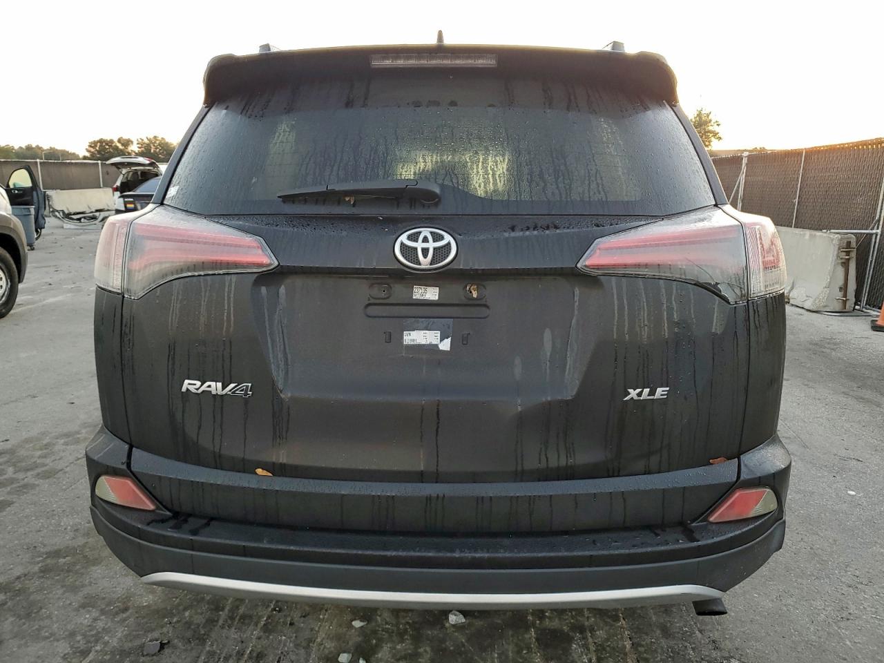 TOYOTA RAV4 XLE