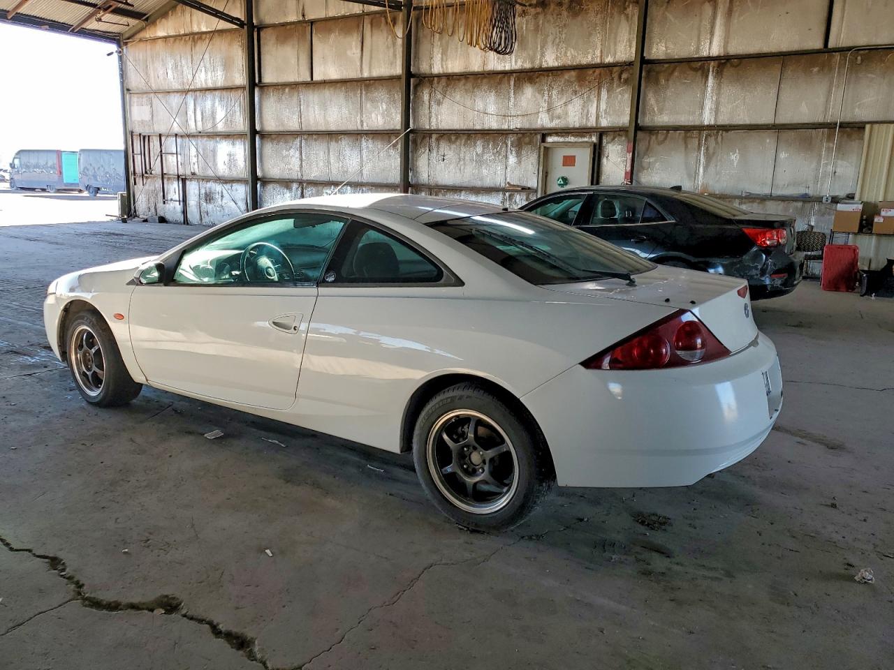 Lot #3315903111 2001 MERCURY COUGAR
