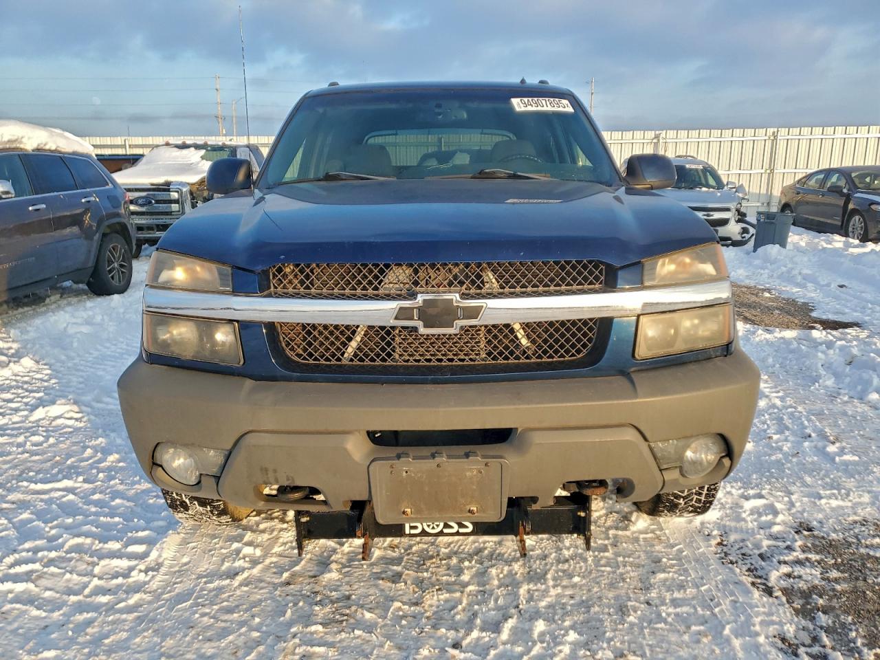 Lot #3305926212 2002 CHEVROLET AVALANCHE