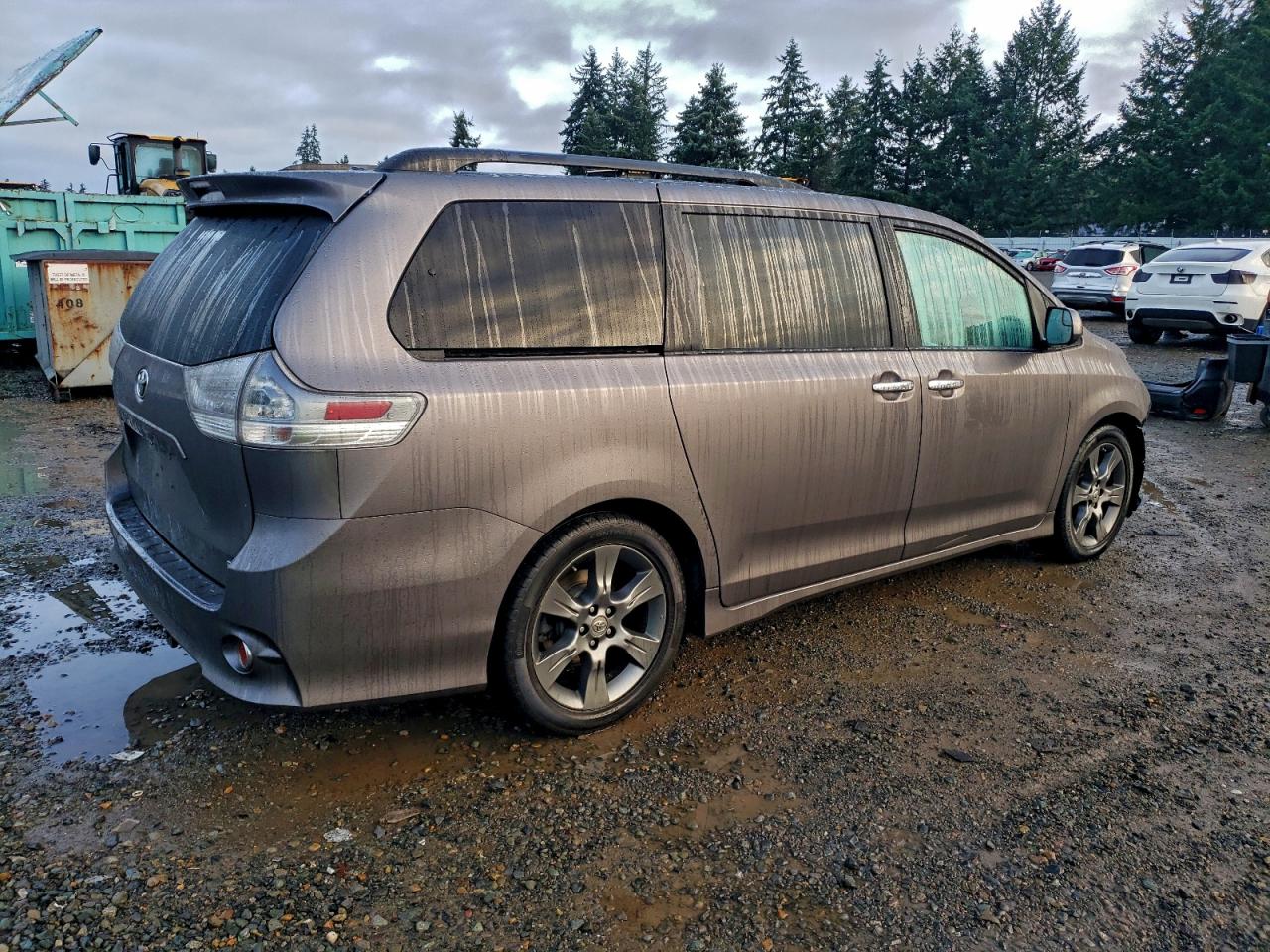TOYOTA SIENNA SE