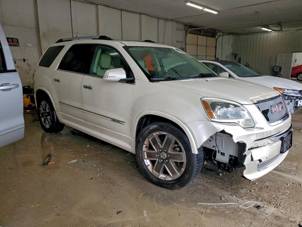GMC ACADIA DENALI
