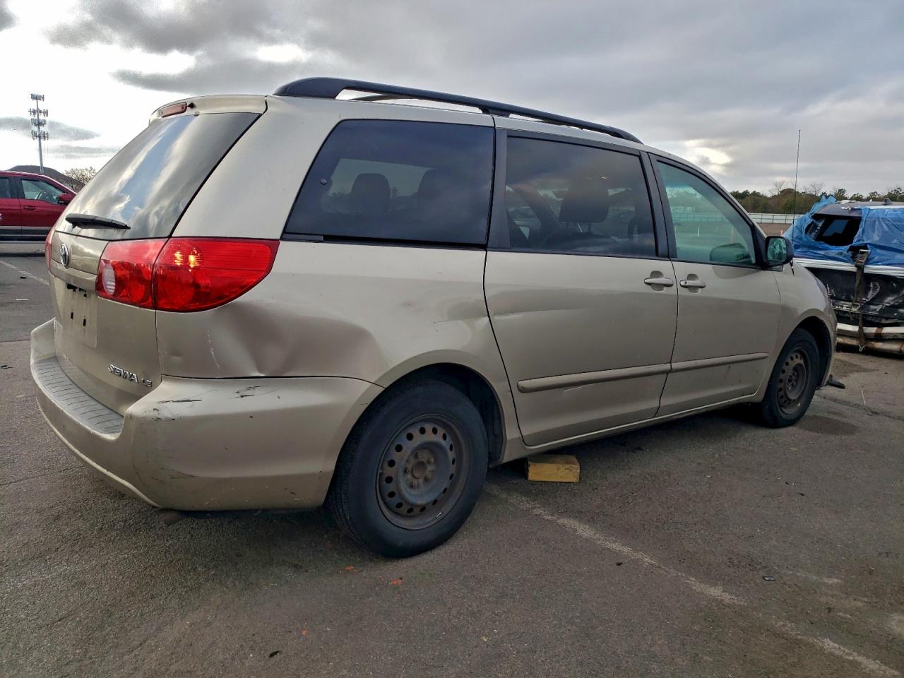 Lot #3310322962 2010 TOYOTA SIENNA CE