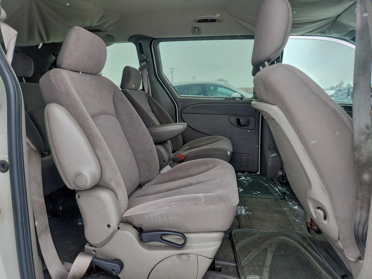 Lot #3301790343 2002 DODGE GRAND CARA