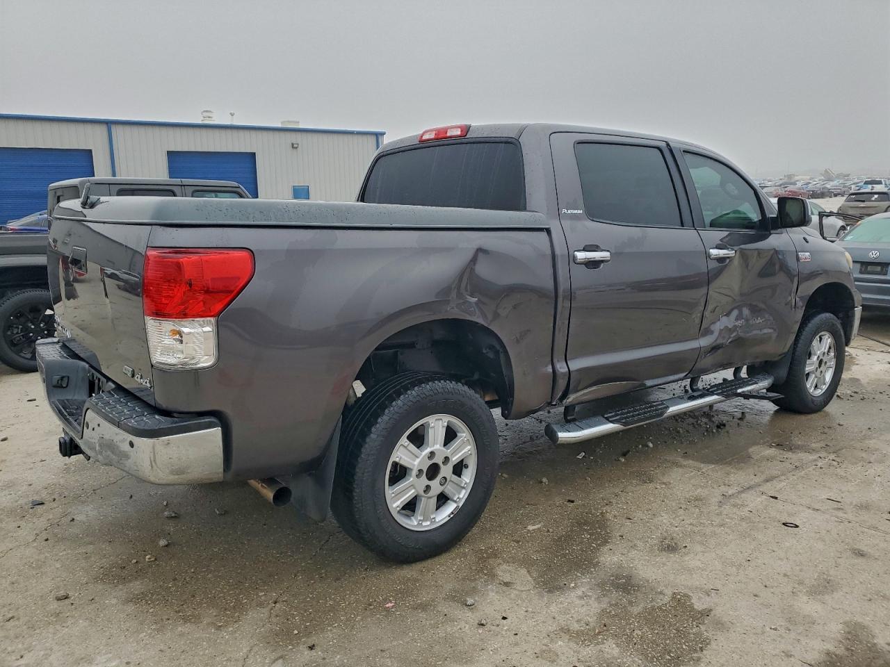 TOYOTA TUNDRA CREWMAX LIMITED