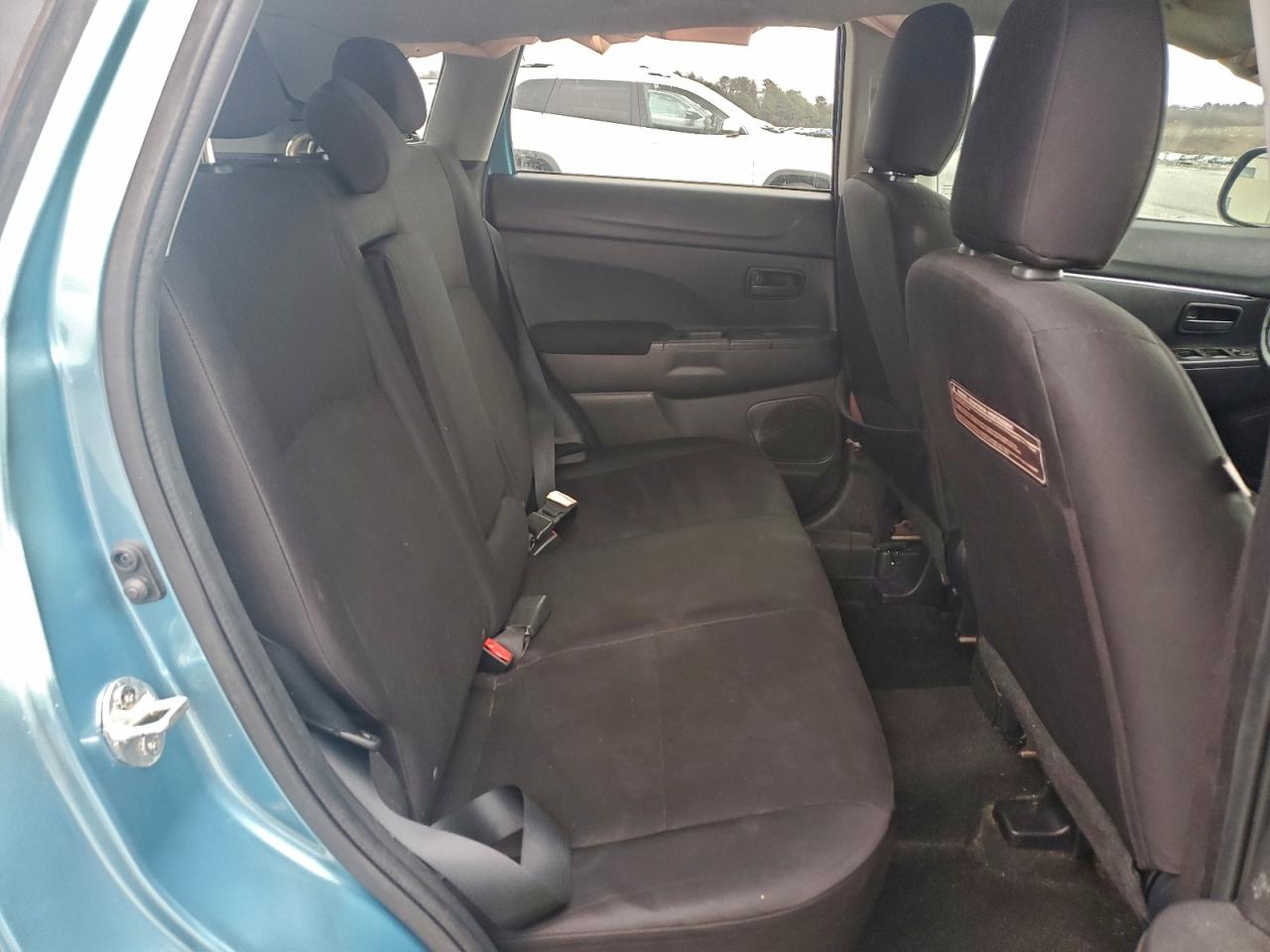 MITSUBISHI OUTLANDER ES