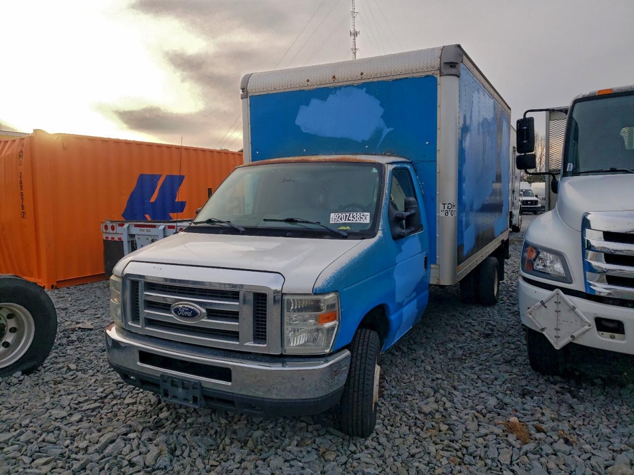 FORD ECONOLINE E450 SUPER DUTY CUTAWAY VAN