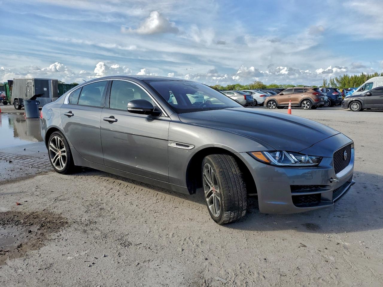 JAGUAR XE PREMIUM