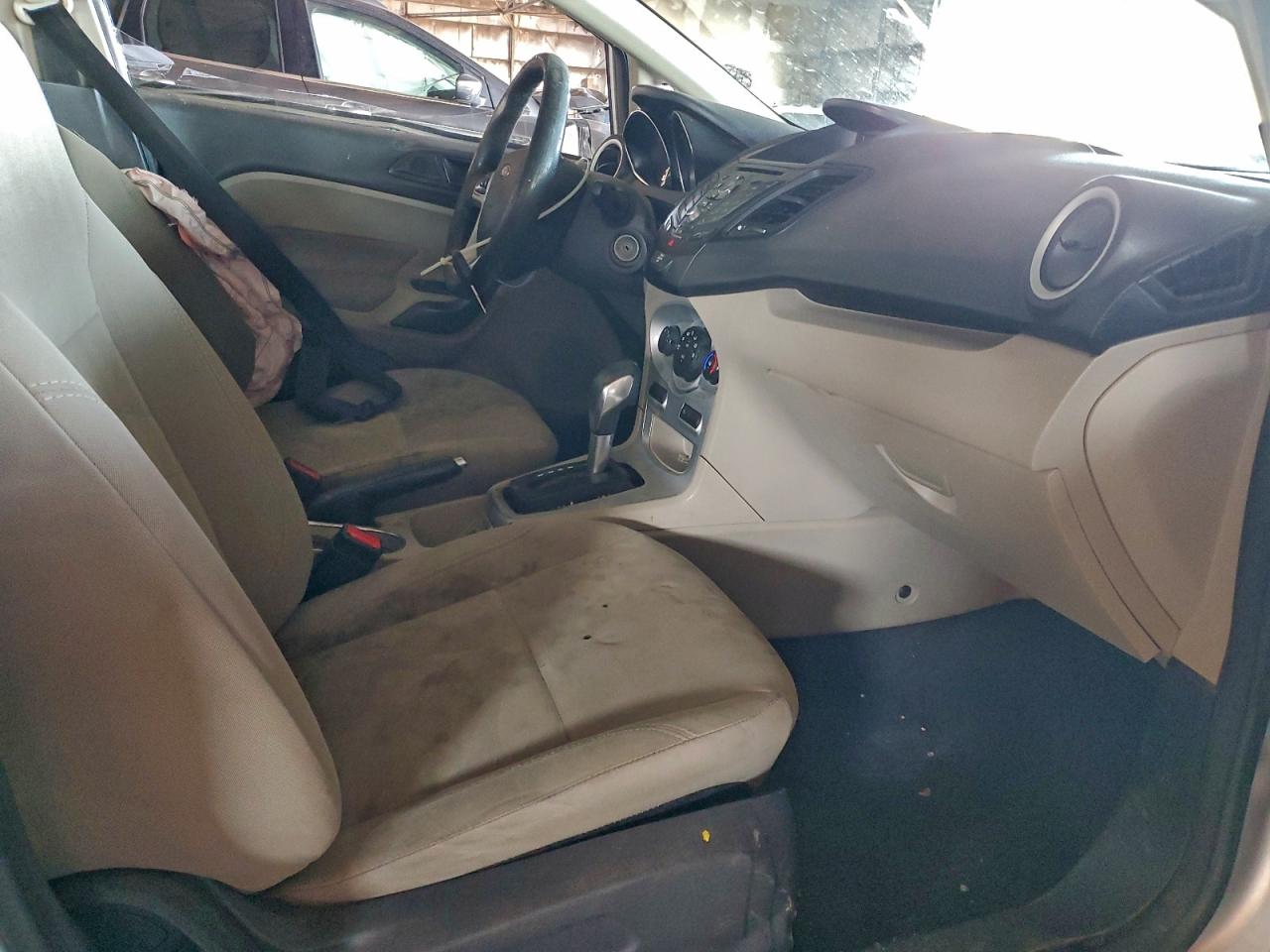 Lot #3315903107 2018 FORD FIESTA SE