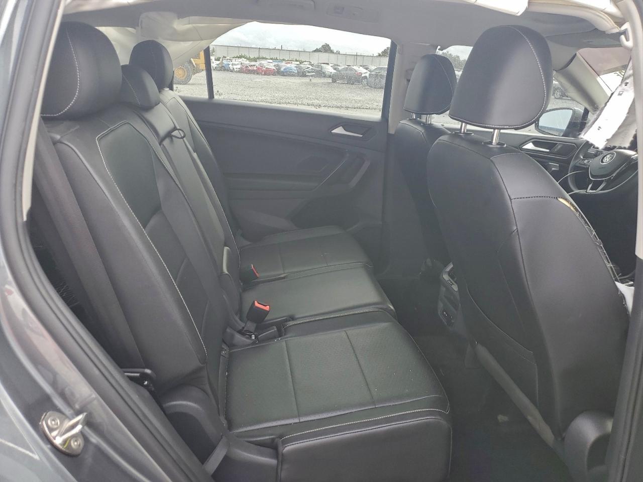 VOLKSWAGEN TIGUAN SE