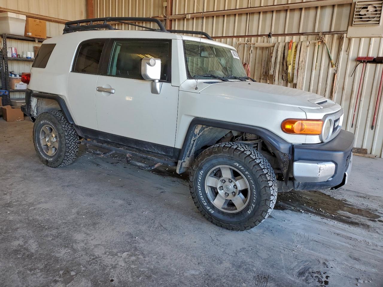 TOYOTA FJ CRUISER