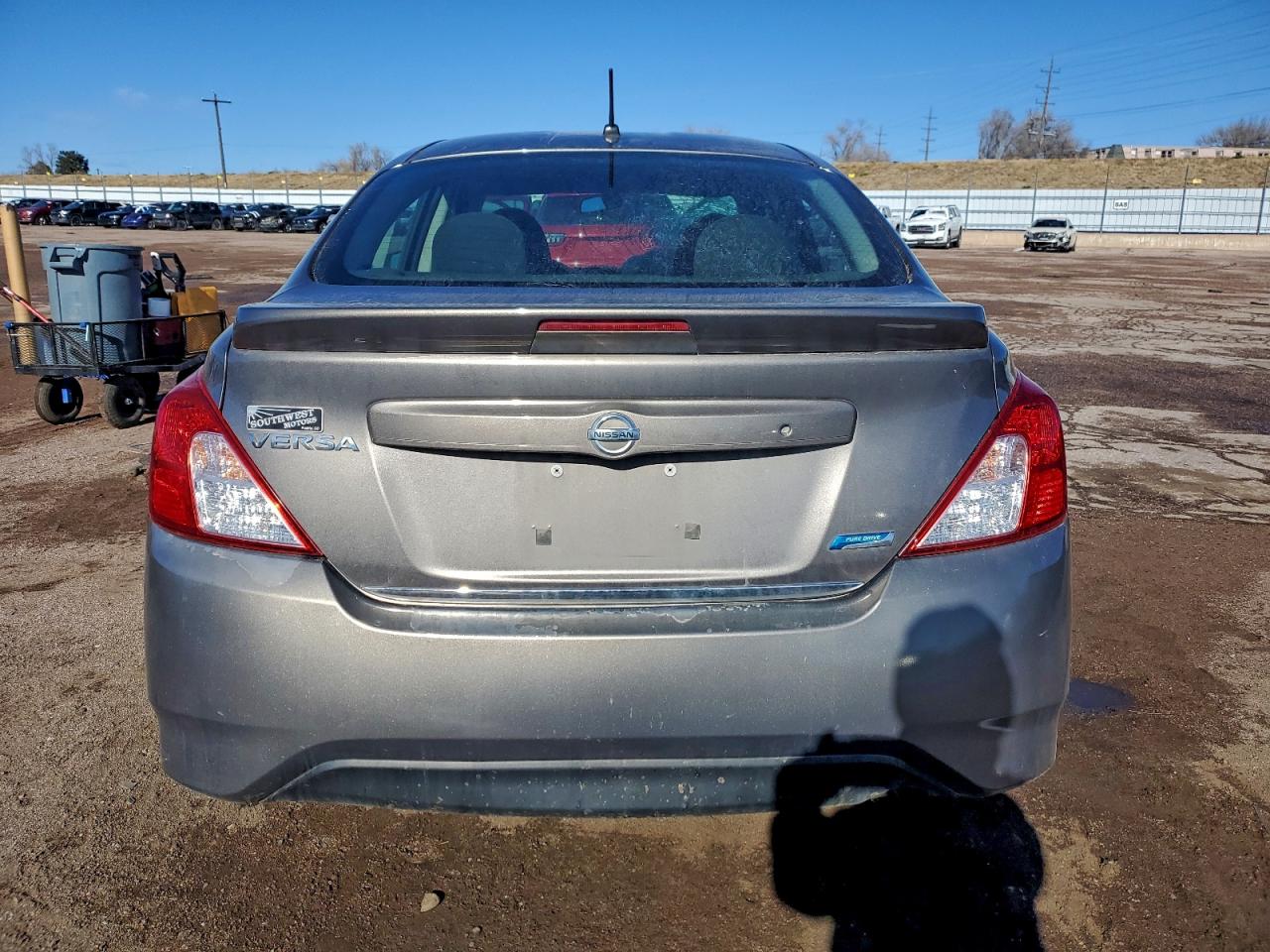 NISSAN VERSA S