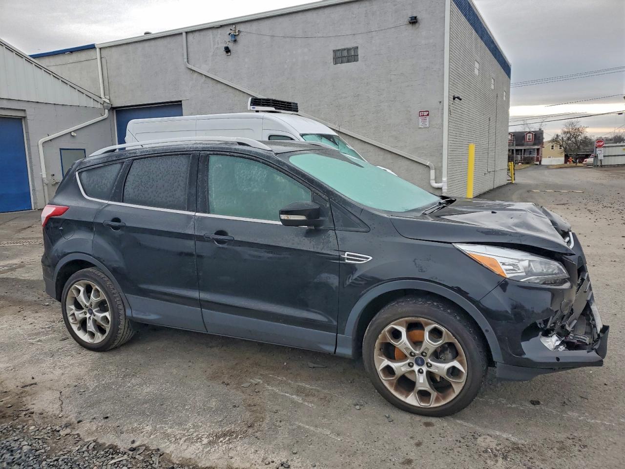 FORD ESCAPE TITANIUM
