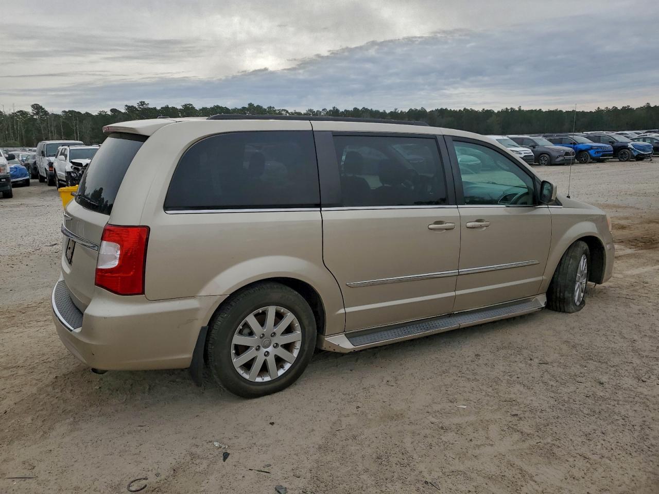 CHRYSLER TOWN & COUNTRY TOURING