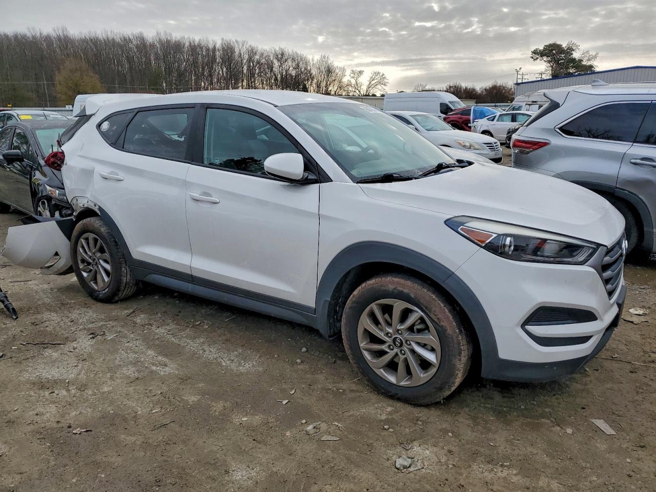 HYUNDAI TUCSON SE