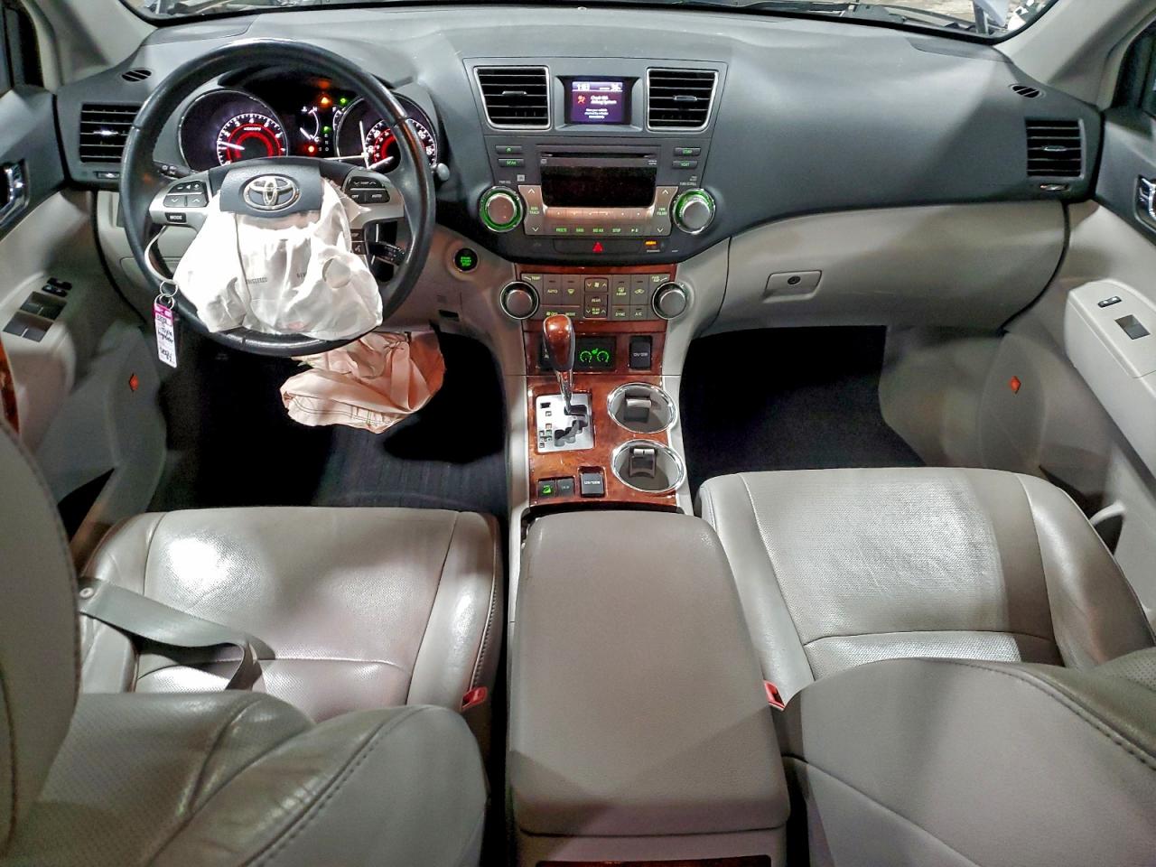 TOYOTA HIGHLANDER LIMITED