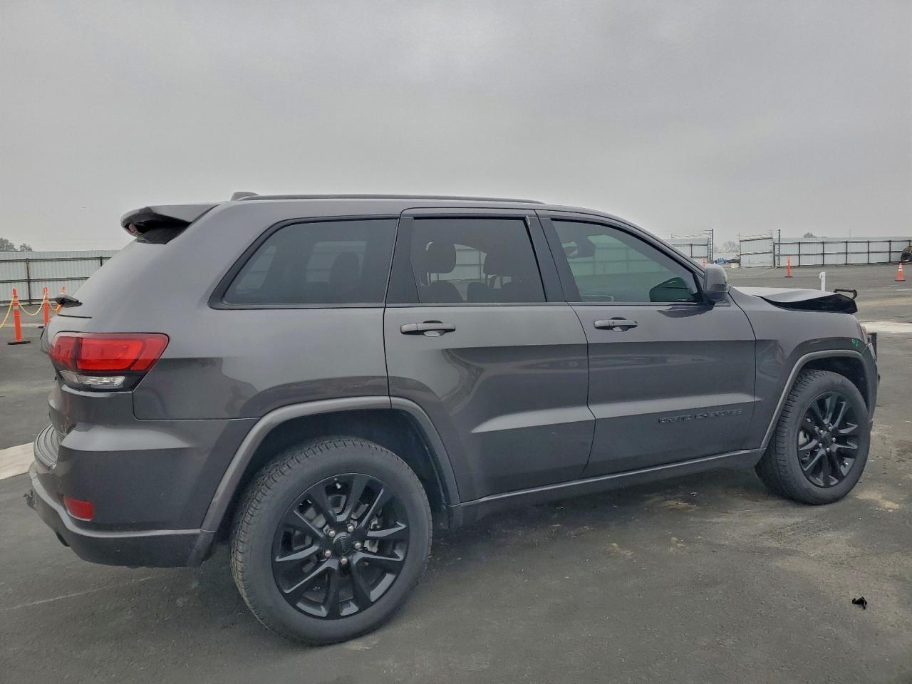 JEEP GRAND CHEROKEE LAREDO