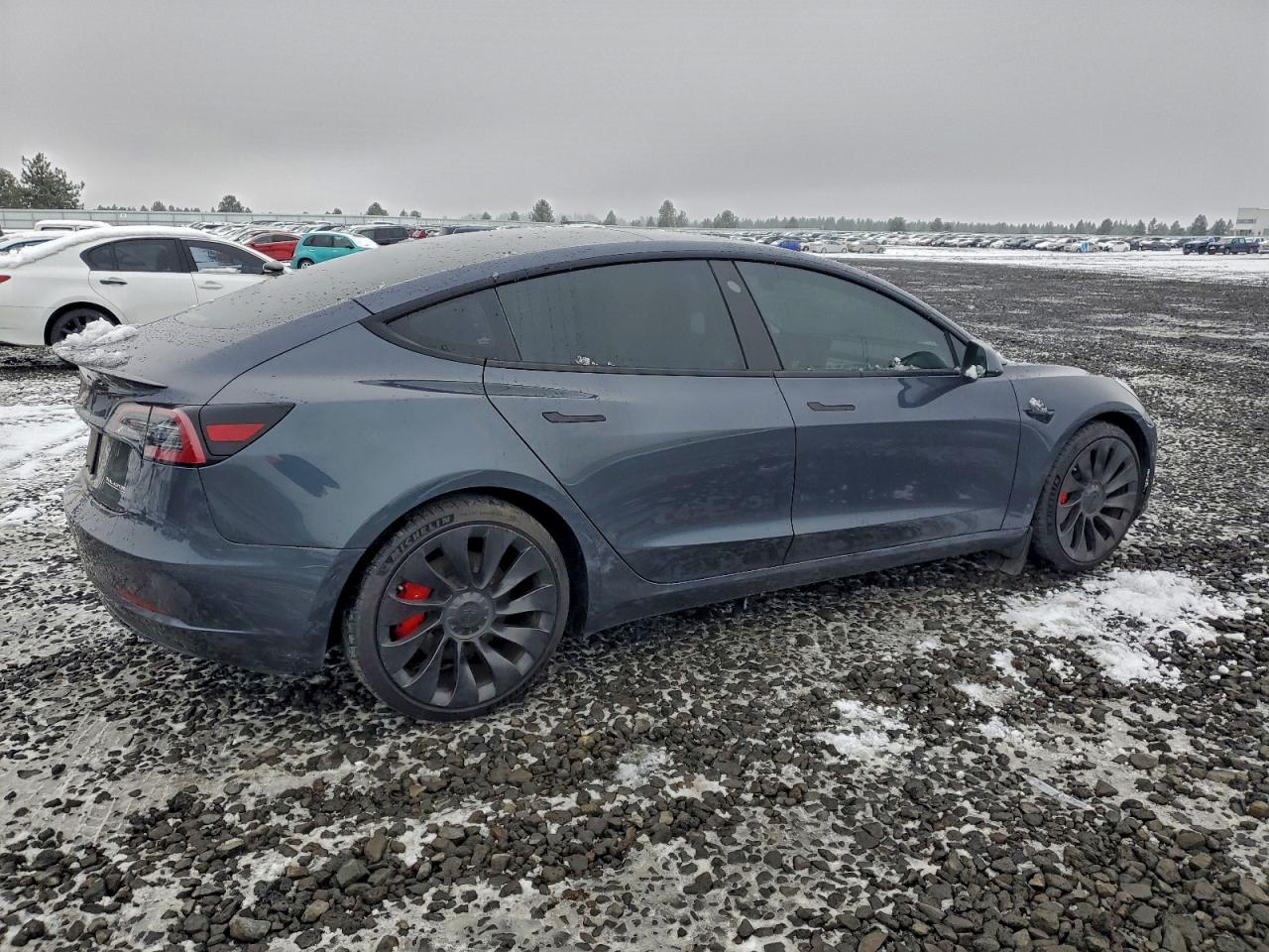 TESLA MODEL 3